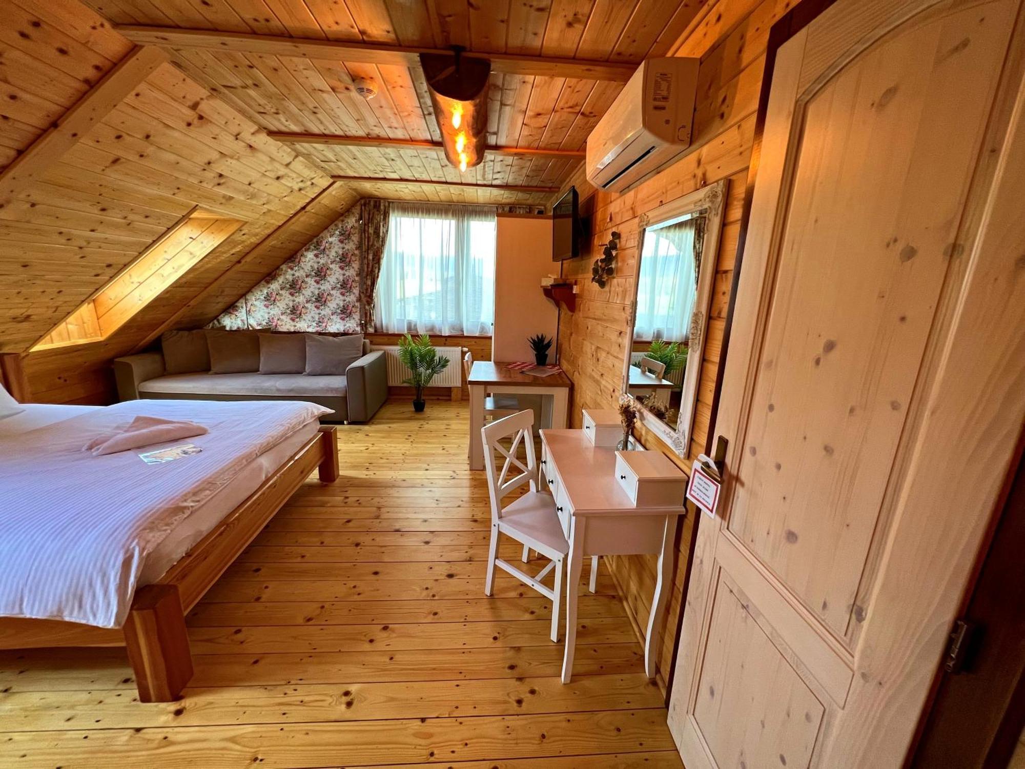 Ubytovanie v Superior izbách v podkroví Koliba Pacho Prievidza Exterior foto